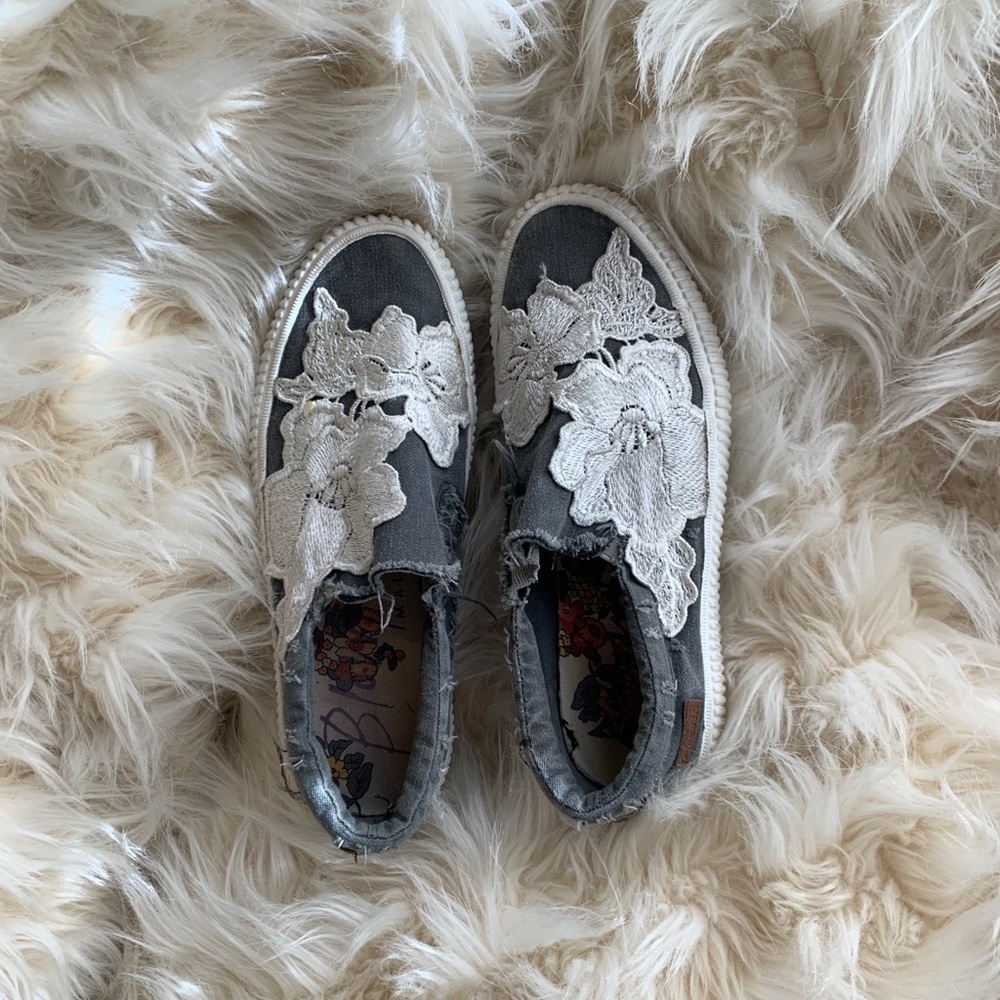 women’s shoes